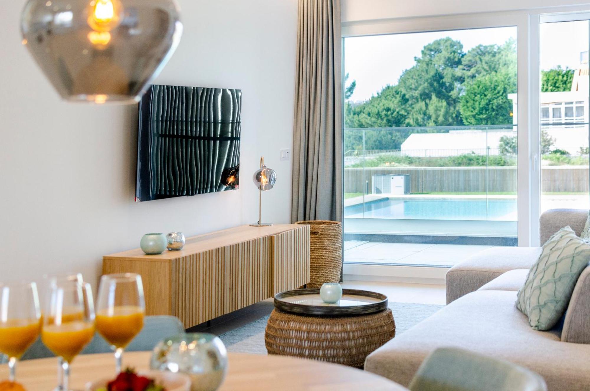 Mar A Vista - Condominium With Pool, Gym And Sea Views Nazare Room photo